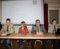 Als solide verlaufenes Jahr ging 2017 in die Annalen der "Eichenlaub"-Schützen ein. Von links: Kassenwartin Birgit Wegmann, Schützenmeister Roland Hösl, Beisitzerin Bernadette Haas, Jugendleiter Roland Thomas, "Schützen/Feuerwehr GbR"-Co-Geschäftsführer Michael Eichermüller. 	Bild: bjp