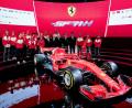 SF71H - so heißt ganz nüchtern der neue Rennbolide, den Ferrari am Donnerstag vorstellte. Fahrer Sebastian Vettel wird bis zum Saisonstart aber noch einen Kosenamen bekanntgeben.	Bild: Callo Albanese/dpa