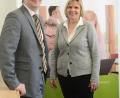 Ein Glücksfall, den die Personalentscheider der BBV-Steuergruppe in München möglich machen: Andreas Gierisch übernimmt von seiner Mutter Ida Gierisch die Leitung der Außenstelle Weiden.	Bild: Schönberger