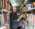 Bücher und Porzellan tauschen kann man im Bücher-Container am Bauhof in Weiden. Der Service ist kostenlos. 	Bild: Gabi Schönberger