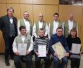 Treue und verdiente Mitglieder wurden bei der Jahresversammlung des OWV Thanhausen ausgezeichnet. Helmut Weigl wurde bei dem Treffen in der Mehrzweckhalle zum neuen Ehrenmitglied ernannt. Im Bild (hinten von links): 3. Bürgermeister Alfred Wolf, Vorsitzender Bernd Schwamberger, Alois Zeitler, 2. Vorsitzender Alois Sladky und Kassier Josef Hecht sowie (vorne von links) Wolfgang Gleißner, Anni Hecht, Helmut Weigl und Johanna Weigl. 	Bild: rdh