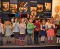 Die Kinder der Musikschule Moosbach präsentieren sich im Rathaussaal bei einem unterhaltsamen Frühjahrskonzert.	Bild: gi