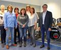 Die Führungsriege der Anton-Bruckner-Musikschule zeigt Bürgermeister Reiner Gäbl (rechts) einen der neuen Räume.	Bild: uks