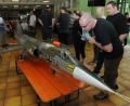 Fast fünf Meter lang, das originalgetreu nachgebaute Modell eines Starfighters Lockheed F 104, lange Jahre der Spitzen-Kampfjet der Bundeswehr.