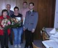 Nach der Ehrung (von links): Gauschützenmeisterin Rebecca Kramer, Anne Reif, stellvertretender Schützenmeister Berthold Kopp, Andrea Strobl, Ludwig Federl und Schützenmeister Simon Kopp.  	Bild: exb