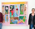 Auch Annelie (links), die Tochter von Martin Fürbringer, ist zur Vernissage gekommen. Rechts Andrea Sohler. Öffnungszeiten: Freitag, Samstag und Sonntag jeweils von 15 bis 18 Uhr. Die Ausstellung läuft noch bis Sonntag, 20. Mai. 	Bild: Hartl