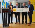 Sie hoffen auf möglichst viele Bewerber zum Bürgerenergiepreis: (von links) Lothar Höher, etz-Geschäftsführer Matthias Rösch; Regierungsvizepräsident Christoph Reichert und Christoph Henzel von der Bayernwerk AG.  	Bild: sbü