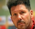 Sein Ausraster beim Halbfinalspiel bei Arsenal London hat für Diego Simeone Folgen: Der Atlético-Trainer muss das Europa-League-Endspiel von der Tribüne aus verfolgen.  	Bild: Adam Davy/dpa