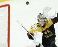Torhüter Niklas Treutle schaut dem Puck hinterher: Die deutsche Eishockey-Nationalmannschaft beendete die Weltmeisterschaft mit einem 0:3 gegen Kanada.  	Bild: Petr David Josek/dpa