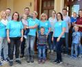 Dank der "Cold Water Grill Challenge" kann sich das Kinderhaus St. Elisabeth in Neuzirkendorf über eine Spende freuen. Begeistert sind Andrea Seemann (von links), Matthias Friedl, Nicole Schusser-Schindler, Thomas Preininger, Bettina Preininger, Waltraud Kroher, Annika Edl, Nina Loos, Michael Fronhöfer, Diana Lobenhofer und Carolin Kißler.  	Bild: ü
