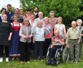 Bild: Ziegler, Karl [GZ]
Rudolfine Voit (vorne, Dritte von links) nimmt zum 90. Geburtstag viele Glückwünsche entgegen. Bild: gz