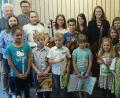 Kein Mantel an Begeisterung. Schülerinnen und Schüler der Musikschule Skutella trafen sich zum Vorspielnachmittag. Bild: Kunz