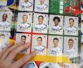 Bild: Lena Klimkeit/dpa
Wenigstens im Panini-Sammelheft für die WM 2018 ist Mario Götze dabei.