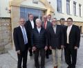 Bild: Hösamer
Sie alle trugen oder tragen Verantwortung: Harald Bemmerl, Alfred Jäger, Horst Kaindl, Volker Liedtke, Thomas Ebeling, Max Politzka, Jakob Scharf und Thomas Falter erinnerten an die Gründung der VG Wackersdorf-Steinberg am See vor 40 Jahren.