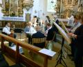 Die Klänge von Veeh-Harfen erfüllen die Maria-Hilf-Bergkirche.  	Bild: rn
