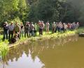 Über 40 Jagdgenossen und Waldbauern nehmen mit Jagdpächter Josef Strobl an der Revierbegehung von Schnaittenbach-West teil.  	Bild: sh