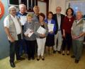 Kreisvorsitzender Reinhard Ott (links) ehrte verdiente Mitglieder (ab Zweitem von links): Anton Reindl (50), Erna Deiß (30), Roland Ott (40), Waltraud Henke (50), Gertraud Hilburger (50), Robert Fischer (40) und Christian Gunreben (50).  	Bilder: usc (2)