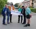 Bild: Neidl, Stefan [SNE]
Bürgermeister Knobloch erklärt die geplanten Maßnahmen in der Adalbert-Stifter-Straße