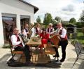 Auch die Wirtshausmusikanten spielen bei der Serenade an Fronleichnam auf.	Bild: Arnold