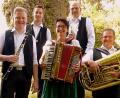Bild: ame
Die Alfelder Musikanten spielen zum Maitanz auf.