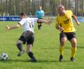 Bild: Gebert, Rudolf [GB] (rudolf.gebert@oberpfalzmedien.de)
Im ersten Relegationsspiel trifft der Bezirksliga-12. FC Tirschenreuth am Sonntag um 16 Uhr auf dem Gelände des SV Mitterteich auf den Kreisliga-2. VfB Arzberg. Bei den Kreisstädtern fehlt Routinier Florian Trißl (rechts) wegen einer Verletzung am Außenband.