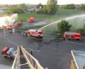Bild: exb
Bei der Feuerwehrübung am Wiesauplast-Werksgelände waren 55 Einsatzkräfte bemüht, den "Brandherd" unter Kontrolle zu bringen.