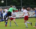 Bild: Eger, Armin
Das war das 2:0 durch Niklas Lang (links): Vohenstrau&szlig;&rsquo; Keeper Manuel H&auml;usler unterlief eine Hereingabe, und der Weidener hatte keine M&uuml;he, den Ball im Tor unterzubringen.