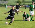 Bild: Rudolf Gebert
Das war das 1:0 für den FC Lorenzreuth: Michael Schneider wurde wunderschön freigespielt und ließ Anton Zintl im TSV-Gehäuse keine Chance.
