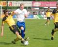 Bild: Gebert, Rudolf [GB] (rudolf.gebert@oberpfalzmedien.de)
Im zweiten Relegationsspiel zur Bezirksliga trifft der FC Tirschenreuth am Sonntag auf den SV Mistelgau. Das erste Match gewannen die Kreisstädter gegen den VfB Arzberg mit 3:1. Hier trennt Tobias Siegert (links) den Arzberger Maximilian Höppler vom Ball, rechts FC-Kapitän Bastian Popp.