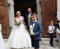 Bild: cs
Als Frischvermählte verlassen Franziska Karl und Toni Kantwerk die Pfarrkirche St. Johannes der Täufer.