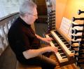 Bild: Robert Dotzauer
Orgelspielkunst vom Feinsten demonstriert Norbert Düchtel an der Steinmeyer-Orgel der Klosterkirche Speinshart.