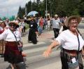 Bild: Ibl, Uwe [UI] (uwe.ibl@oberpfalzmedien.de)
Mit einem fröhlichen „Pozdrawiamy“ – wir grüßen euch – erntet die Neustädter Delegation viel Zuspruch beim Festzug in Polen.