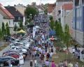Bild: dob
Auf der Flaniermeile vom Bahnhof bis zum Schloss Friedrichsburg drängen sich die Besucher.