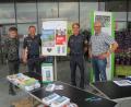Bild: exb
Den Infostand betreuten (von rechts) Hans Keilhammer (Verkehrswacht), die Polizeibeamten Markus Schlegel und Bernhard Hager und ein Schülerpraktikant.