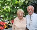 Bild: gm
Jubilarin Waltraud Pilkahn mit Gatten Hans-Günther beim Erinnerungsfoto anlässlich ihres 90. Geburtstags.
