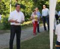 Bild: le
Ein Open-Air-Vortrag: Mit dem Wirtschaftsstandort Neustadt befasst sich in einem Kurzreferat Geschäftsführer Florian Rieder vom IHK-Gremium Nordoberpfalz.