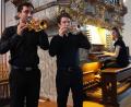 Bild: weu
Sebastian Berner, Maximilian Sutter und Amelie Held (von links) erfreuten die „Freunde der Kunst“ als „Trio Céleste“ mit einem exzellenten Konzert in der Stadtpfarrkirche.