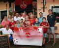 Bild: wro
Großer Empfang in Herzogöd, dem Heimatdorf des Club-Trainers. Der ganze Ort war auf den Beinen, als Michael Köllner (Mitte, links) kam.