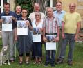 Bild: sön
Zu einer Vorbesprechung für die diesjährige Kunstausstellung haben sich Klosterinnenhof (von links) Uwe Könnemann-Nunold, Klosterdirektor Pater Christian Liebenstein, Beatrice Nunold, Bürgermeister Markus Dollacker, Margot Babl, Kurt Hügelschäffer, Wolfgang Fertsch und Siegfried Link getroffen.