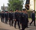Bild: sön
Die Feuerwehr in Rieden feierte am Wochenende ihren 130. Geburtstag. Auch Kreisbrandinspektor Hubert Blödt (vorne) ließ es sich nicht nehmen, beim Festzug mitzulaufen.