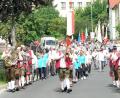 Bild: lep
Angeführt von der Blaskapelle Kirchenthumbach bewegte sich ein langer Festzug von der Kirche zum BRK-Haus am Erlenweg
