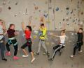 Bild: bsc
Fünf Sportarten zum Ausprobieren und Mitmachen stehen beim Sporttag des TSV Friedenfels zur Auswahl. Am imposanten „Berg“ mit seinen über 70 Quadratmetern und über 800 Griffen (Bild)   weisen zahlreiche Routen zum "Gipfel" im Dach der Steinwaldhalle.