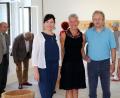 Bild: Götz
Bei der Ausstellungseröffnung im Oberpfälzer Künstlerhaus im Gespräch:  Bildhauer Joseph Stephan Wurmer (Zweiter von rechts) mit  Bürgermeisterin Ulrike Roidl (rechts), Künstlerhaus-Leiterin  Andrea Lamest und Barbara Leicht (Zweite von rechts).