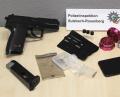 Bild: Polizei
Bei der Hausdurchsuchung stellten die Polizeibeamten neben dem gestohlenen Handy und der entwendeten Luftpistole auch Marihuana, Crystal-Speed und entsprechende Rauschgiftutensilien sicher.