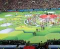 Bild: Christian Charisius/dpa
Mit einem farbenfrohen Fest und einem Show-Act des britischen Popstars Robbie Williams ist in Moskau die 21. Fußball-Weltmeisterschaft eröffnet worden.