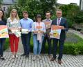 Bild: plym
Viel Abwechslung versprechen die Programme der Stadt und von Learning Campus in den Sommerferien. Kathrin Demleitner, Susanne Stich (beide Tourist-Info), Benjamin Zeitler von Learning Campus, Petra Römer (Tourist-Info), Stadt-Geschäftsleiter Markus Bergauer und Bürgermeister Franz Stahl (von links) stellten die Aktionen vor.
