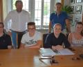 Bild: jr
Die aktuellen Sprecher des Jugendrates, sitzend (von links) mit Fabian Weinberger, Julian Schultes, Rainer Schnurrer und Carmen Reif. Im Hintergrund Bürgermeister Roland Grillmeier (rechts) und Jugendbeauftragter Reiner Summer.