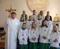 Bild: exb
Tom Schafbauer, Muriel Wegerer, Nele Scharf, Helena Hierl (vordere Reihe von links)  traten ihren Dienst am Altar an.