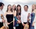 Bild: pas
Sowohl einfühlsame Lieder, als auch lebhafte Tonadas und kunstvolle Instrumentalmusik aus Italien und Lateinamerika präsentiert das Ensemble „Los Temperamentos“ den Zuhörern beim Speinsharttag.