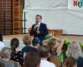 Bild: Neumann, Jochen
Bürgermeister Hans Donko begrüßte zum Jubiläumsfest des städtischen Kindergartens Kunterbunt zahlreiche Besucher in der Schulturnhalle.